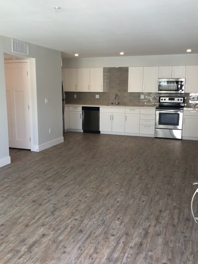 Solana Mar Apartments
