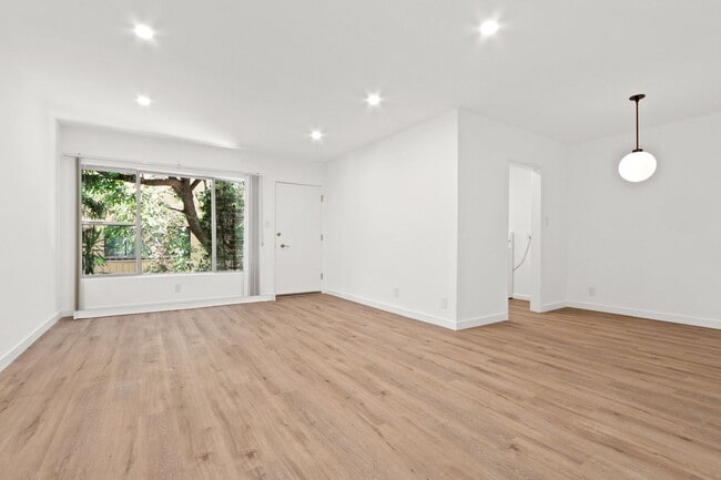 Photo - 943 6th St Unit C