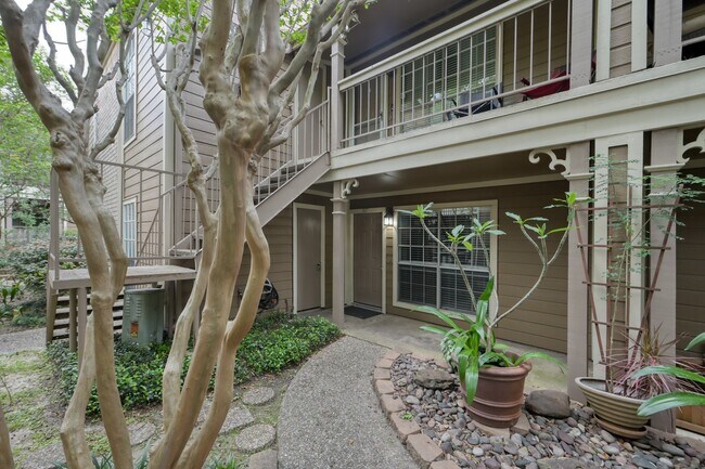 Photo - 1860 White Oak Dr Unidad 207