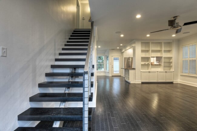 Photo - 5912 Auden St