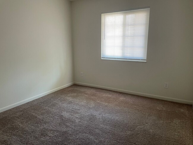 Photo - Wood Grove Place