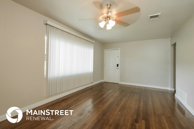 Photo - 430 Blakeley Dr
