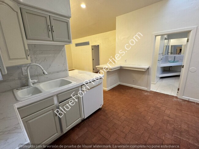 Photo - 3318 E Bellevue St