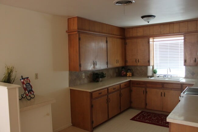 Photo - PRE -LEASING COLLEGE PROPERTY FOR AUGUST 1ST! 4 Bedroom/2 Bath/ 1-Car Garage