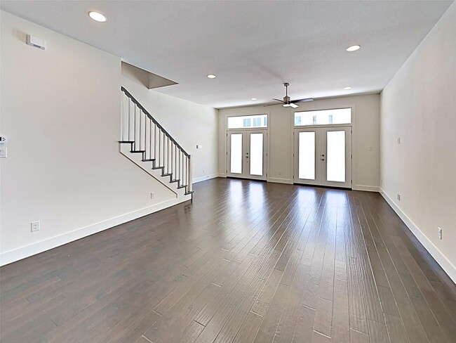 Photo - 324 Templeton Dr