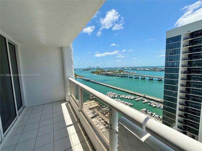 Photo - 1717 N Bayshore Dr Unidad A-3046 Rental