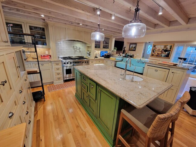 Photo - Entire residential home hosted by 3M1S | HOME