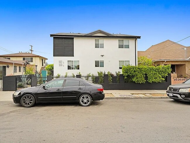 2439.5 Malabar St