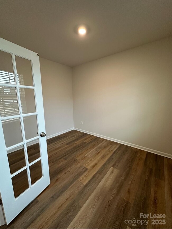 Photo - 118 Way Cross Ln