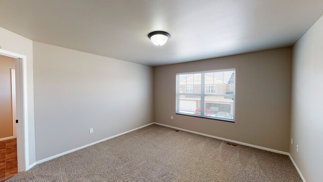 Photo - 407 26th Ave W