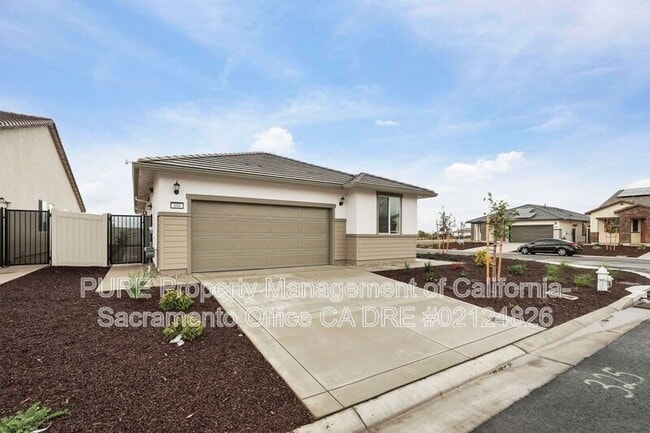 Photo - 104 Annotto St