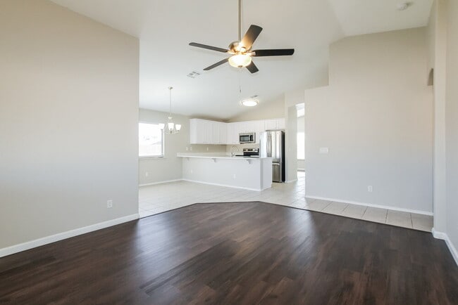 Photo - 4503 N 88th Ave