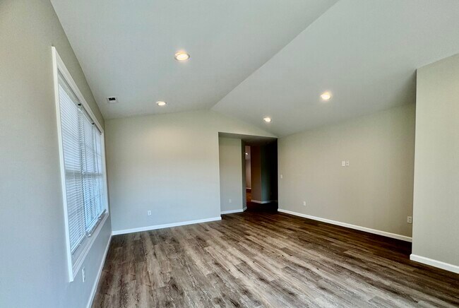 Photo - 96 Duncan Ln