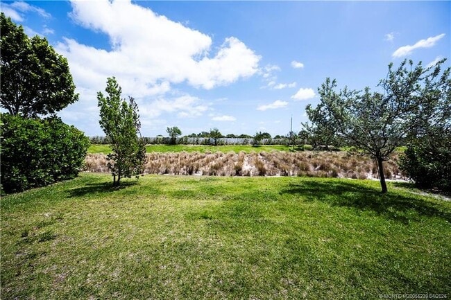 Photo - 2730 NE Breezeway Cir