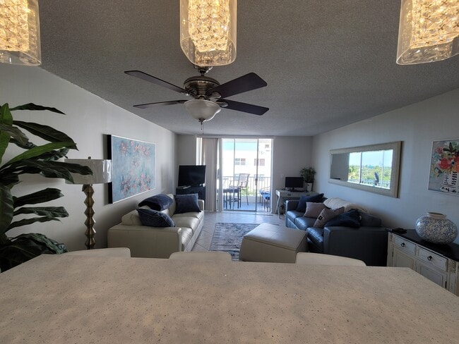 lr dr area - 1421 S Ocean Blvd Unit Rio Espana