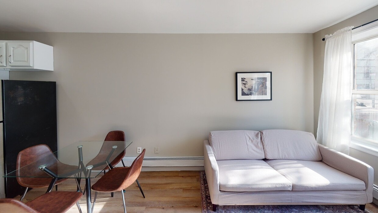 Photo - Private bedroom in 4 bed/3 bath Home