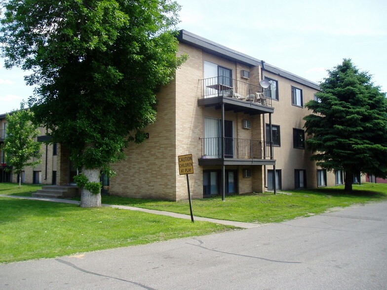 2 bedroom apartments brooklyn park mn groves apartments brooklyn park mn cat dog friendly affordable bedroom apartment homes for rent west broadway apartments in mn forrentcom 2 bedroom apartments brooklyn park mn groves apartments brooklyn park mn cat dog friendly affordable bedroom apartment homes for rent west broadway apartments in mn forrentcom