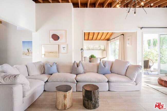 Building Photo - 21555 Pacific Coast Hwy Rental