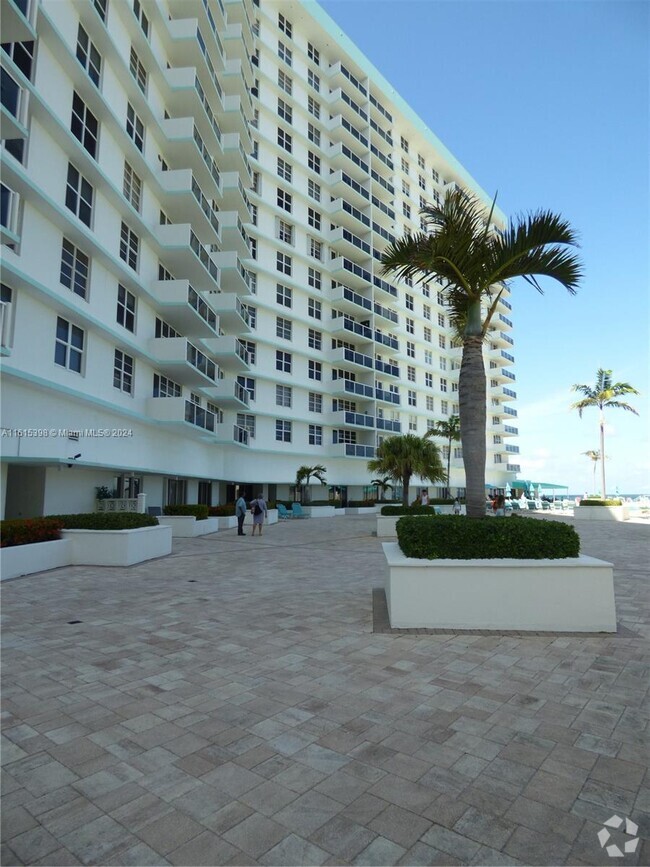 Building Photo - 3725 S Ocean Dr Unit 1419 Rental