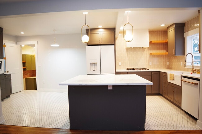 Photo - 4811 W Rose Hl St