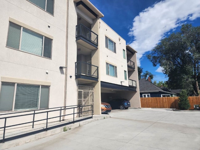 Photo - 430 W Pikes Peak Ave Unidad 103