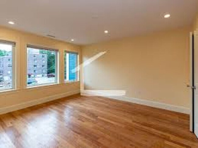 Photo - New Construction in Brighton. High-End Fin...