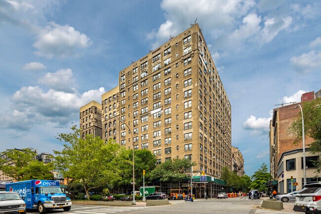 Photo - 600 W 111th St