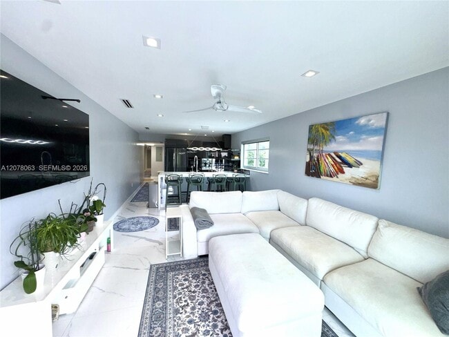 1428 Euclid Ave Unit 207