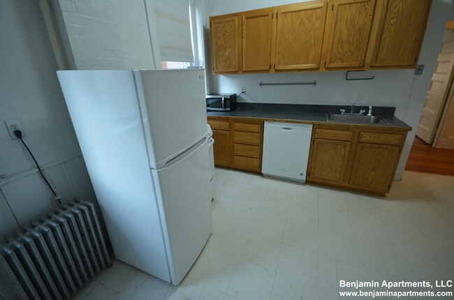 Photo - 1595 Beacon St Unit 10