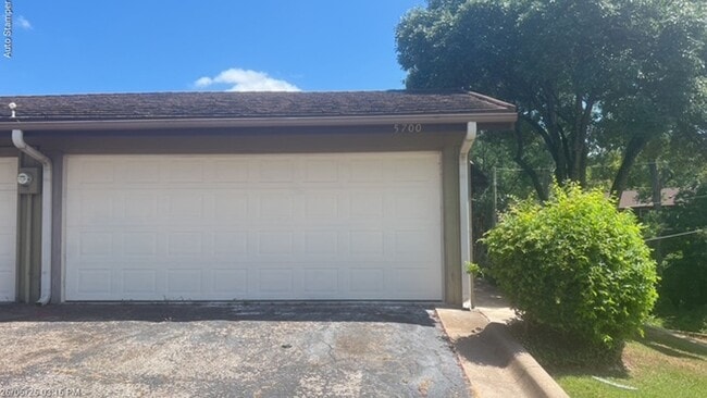 Building Photo - 5700 Meadow Wood Ln Rental