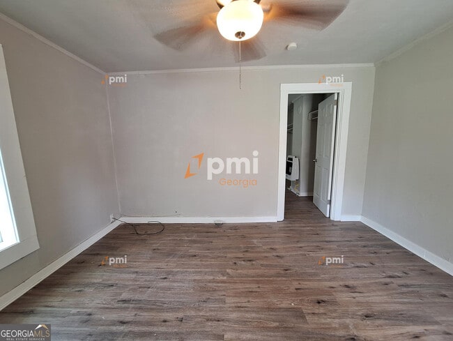 Photo - 130 Irwin St