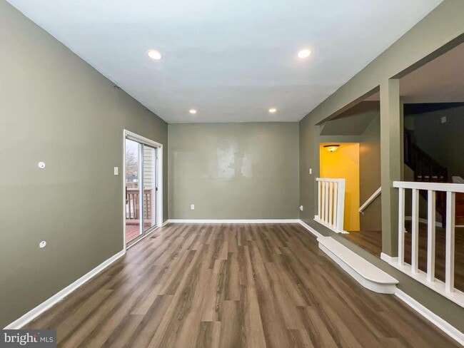 Photo - 8202 Ashford Blvd