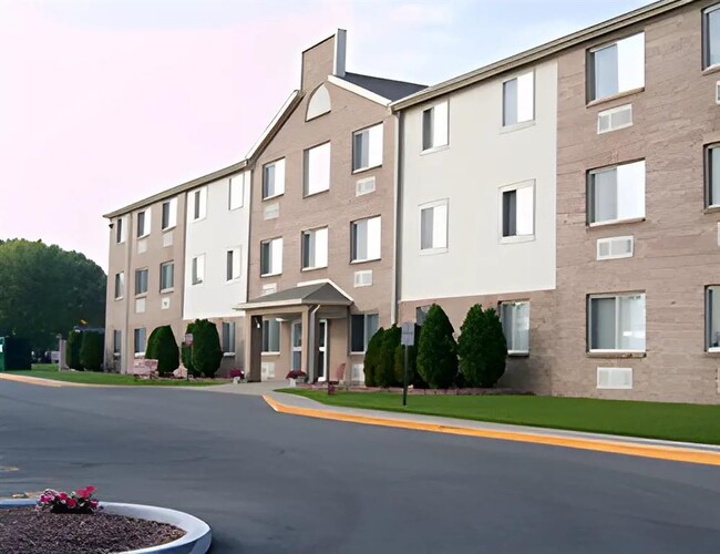 Building Photo - 5910 Hessen Cassel Rd Rental