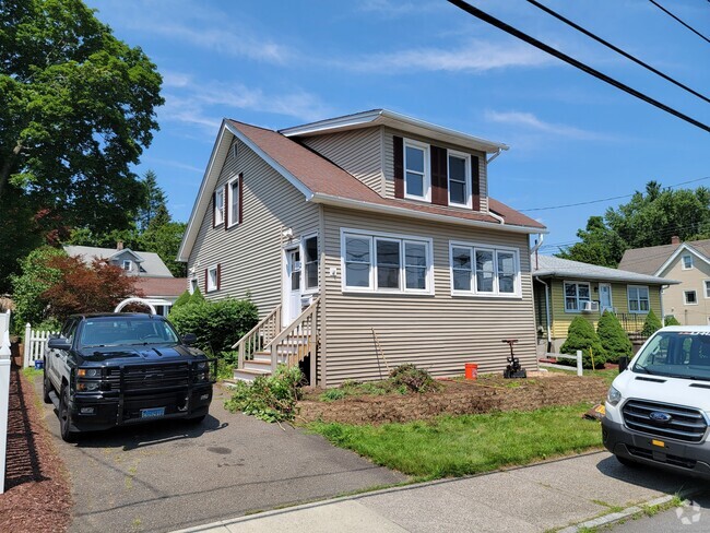 Building Photo - 128 Walnut St Rental