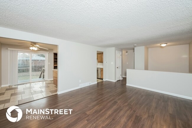 Photo - 7471 Teller St