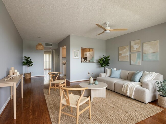 Building Photo - 100 Village Green Cir E Unit 306