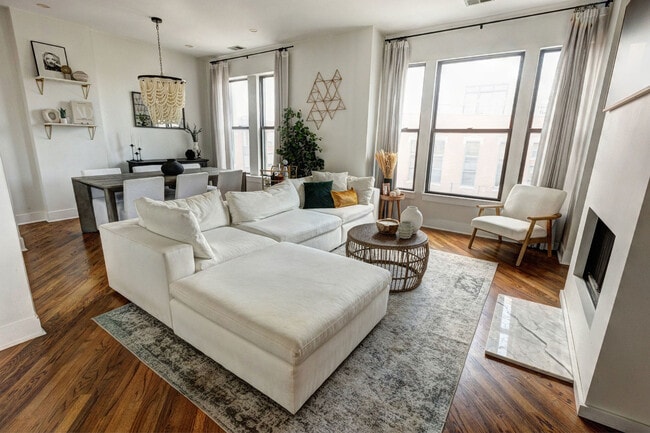 Photo - 1365 W Erie St Condo Unit 4E