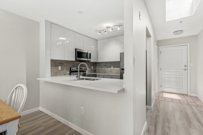 Photo - 2929 W 4th Ave