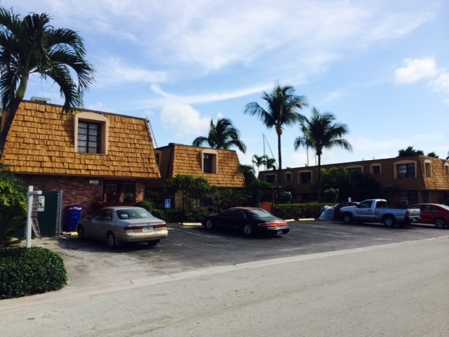Building Photo - Century East Rental