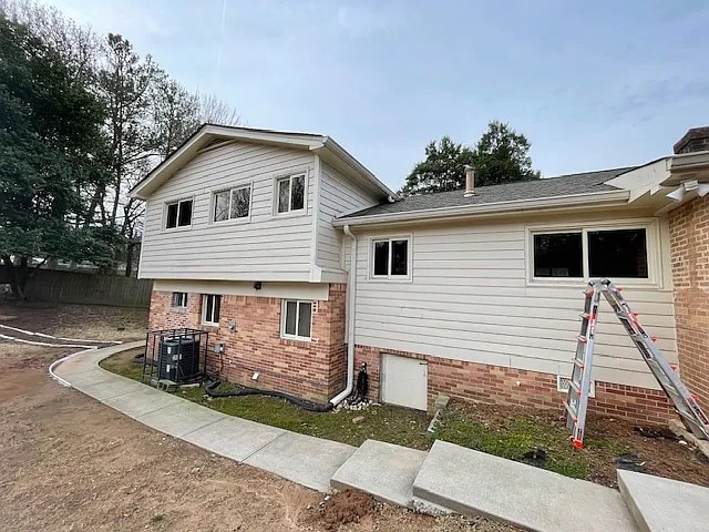 Photo - Room in House on Vanderbilt Ln NW