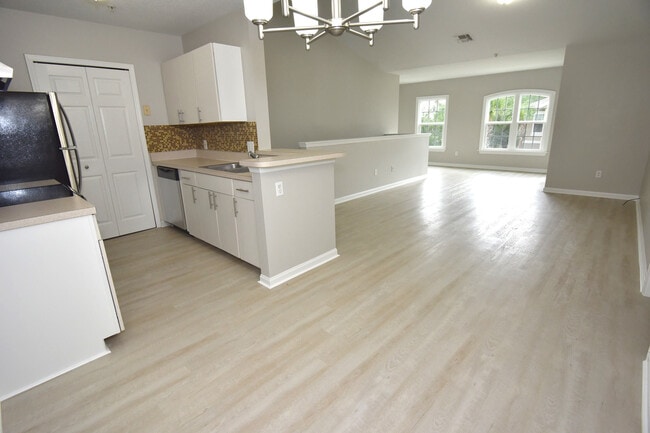 Photo - **Beautiful 3-Bedroom, 2-Bath Condo in Gated Courtney Landing – Prime Lee Vista Location!** Unit 622