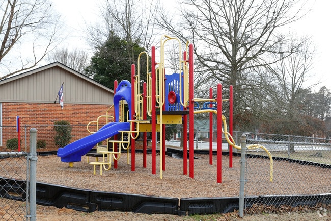 Photo - Woodhill Apartments
