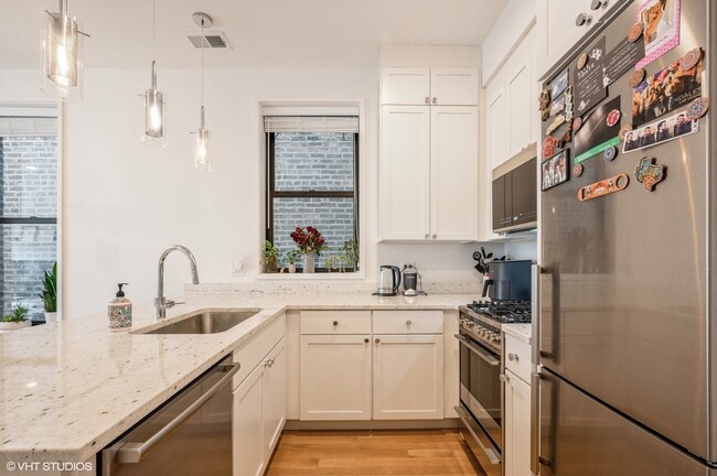 Photo - 1022 N Ashland Ave Unit 2