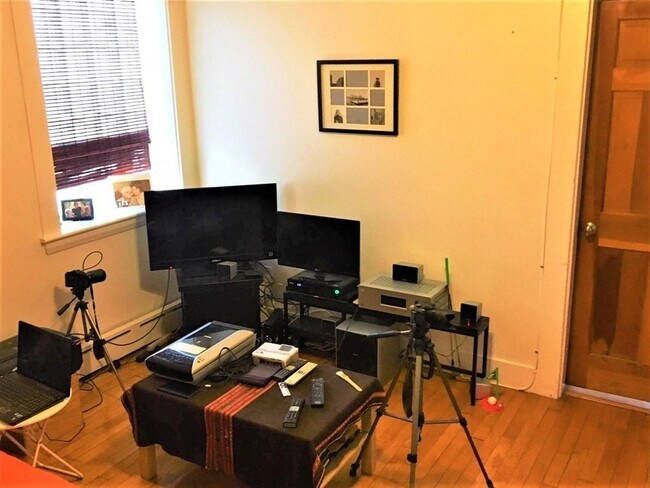 Photo - 391 Langley Rd