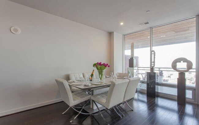 Photo - Rarely Offering Stunning 3bd/3.5 Loft w. E...