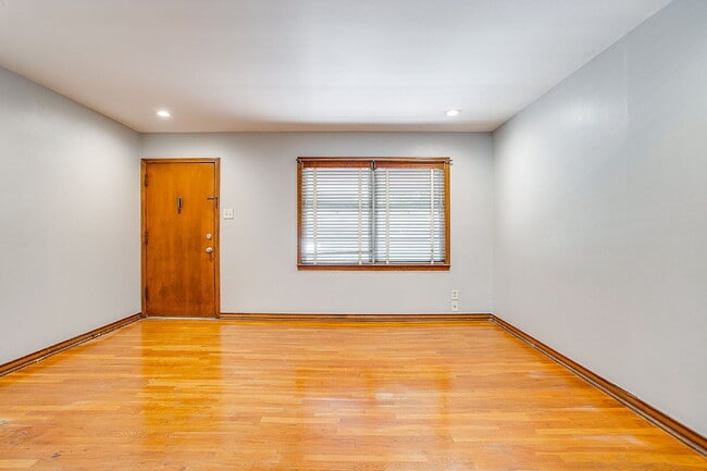 Photo - Historic 2 bed, 1 bath Apartment in Covete... Unidad 203