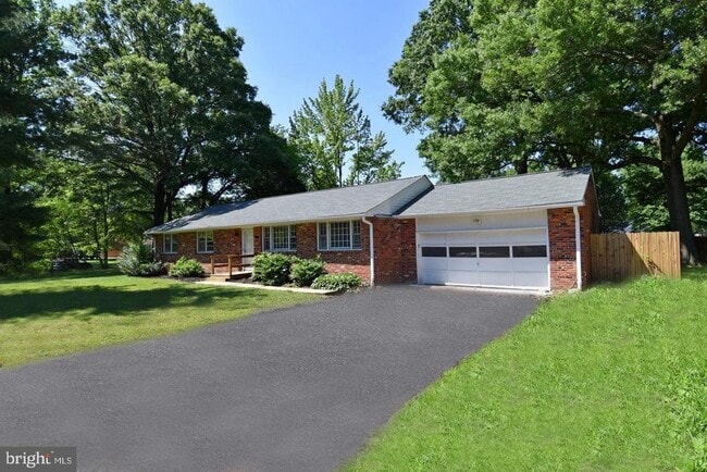 Building Photo - 8800 McNair Dr Rental