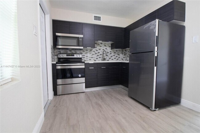 Photo - 429 NW 9th Ave