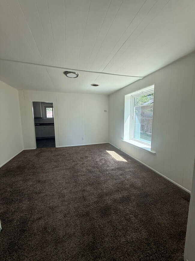 Photo - 23 Custer Ave