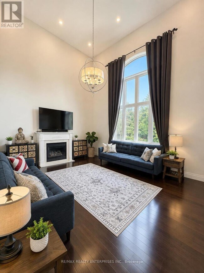 Photo - 250 Admiral Dr